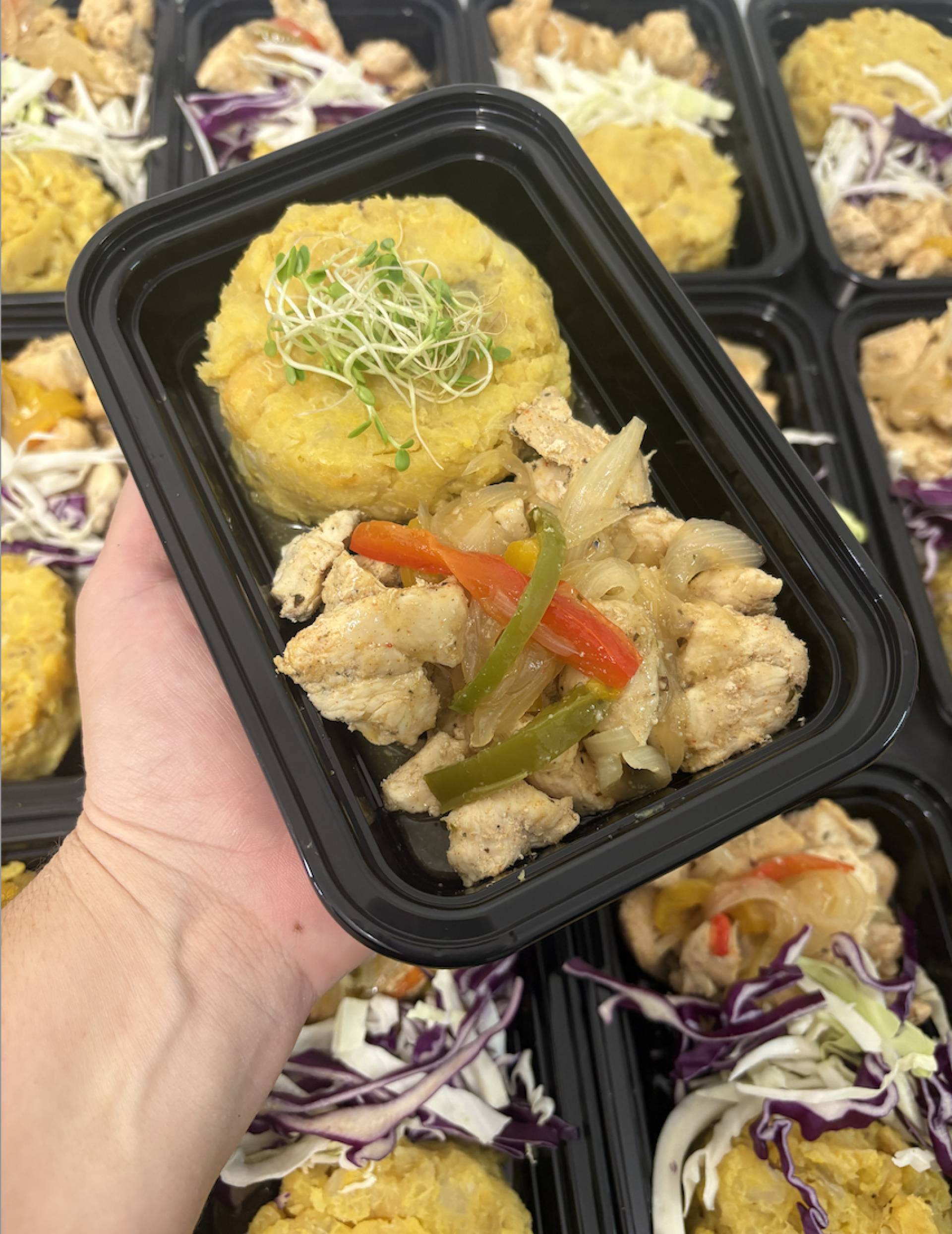 #1 Bifongo con pollo al ajillo