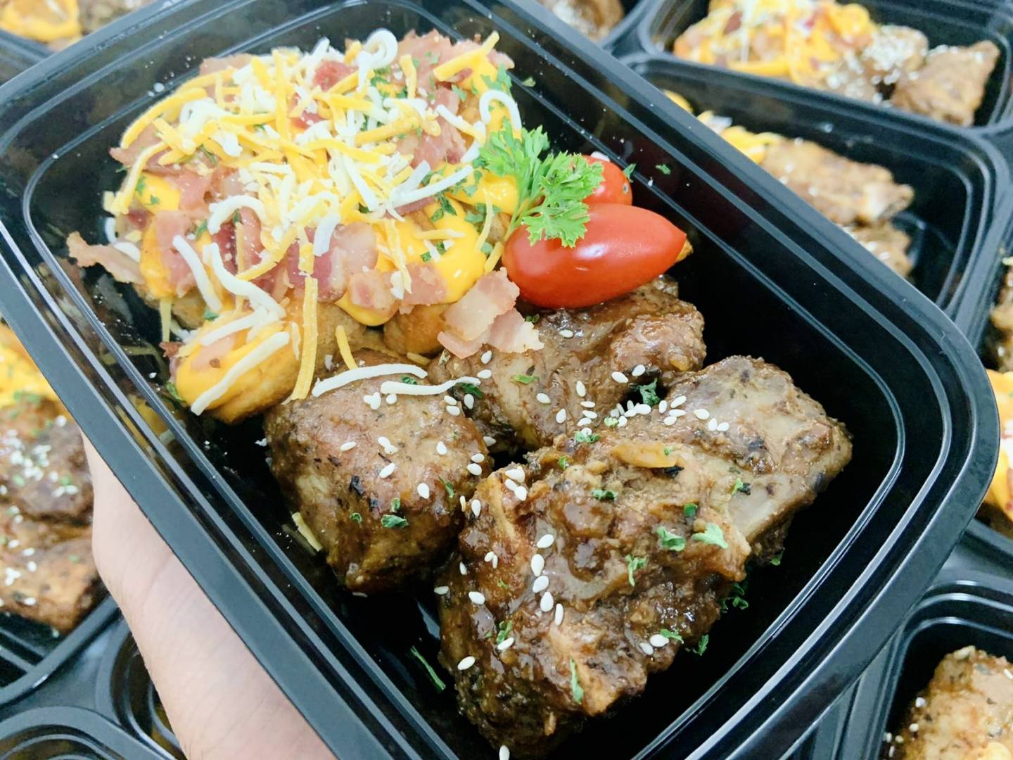 Costillas GuabaBBQ con papas wedge supreme