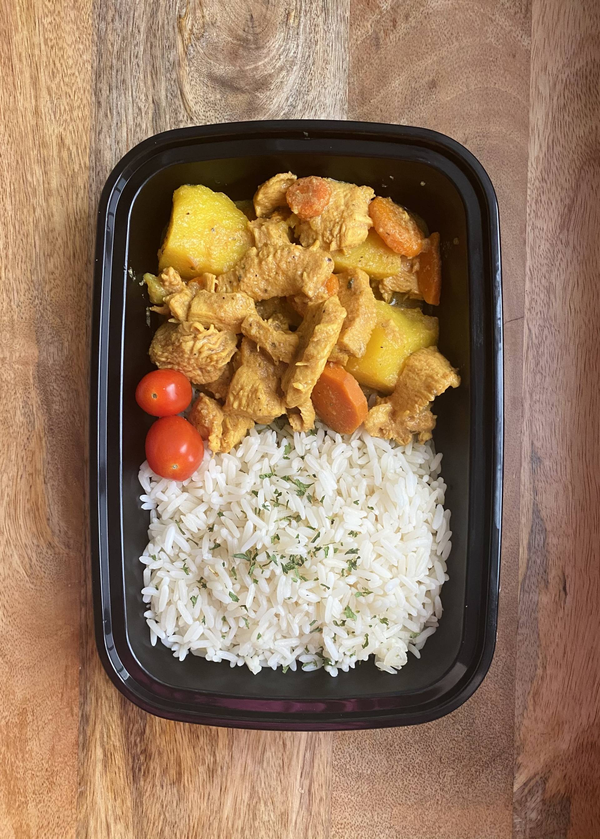 Pollo guisada con arroz integral