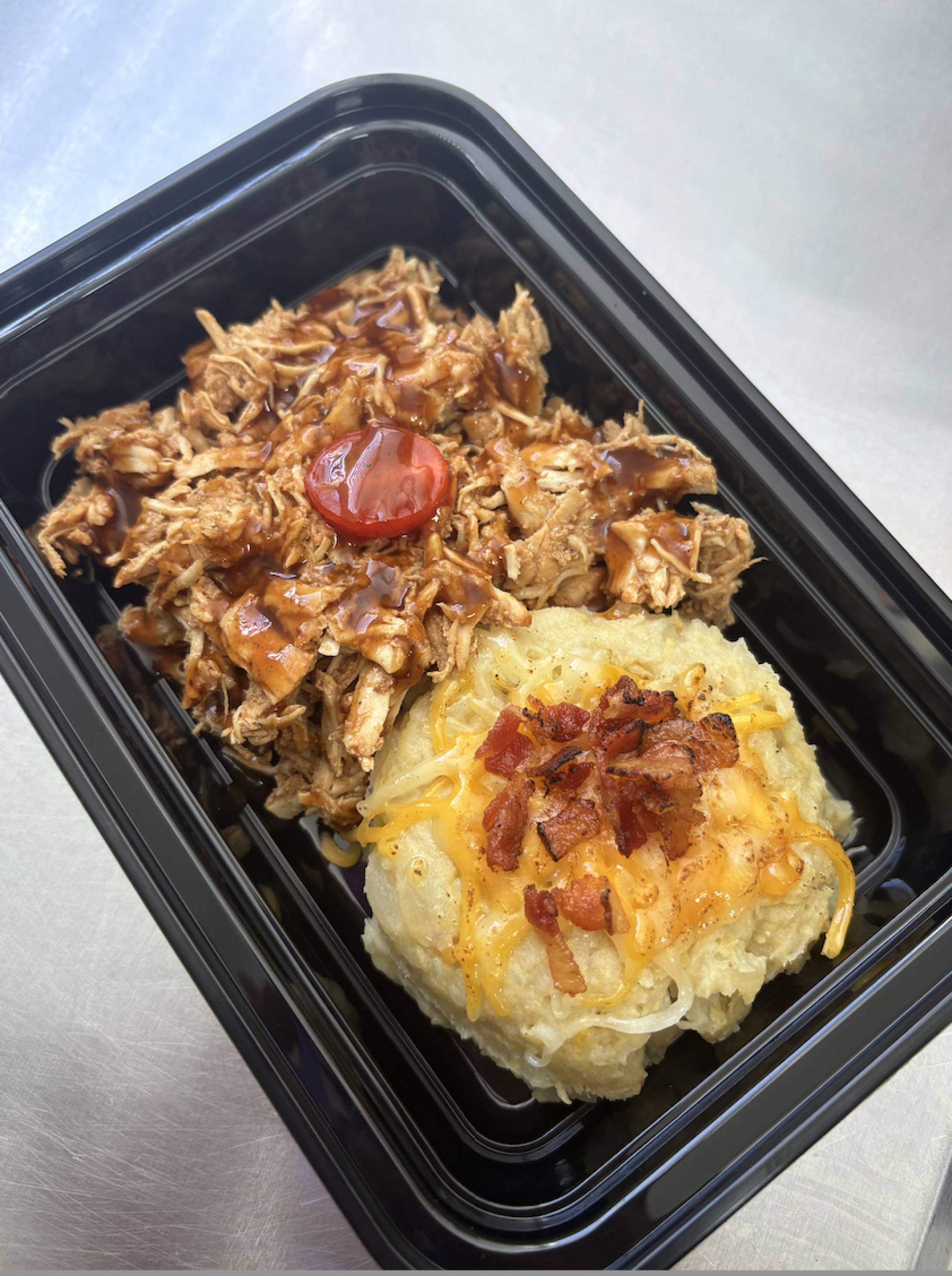 #5 BBQ pulled chicken con majado