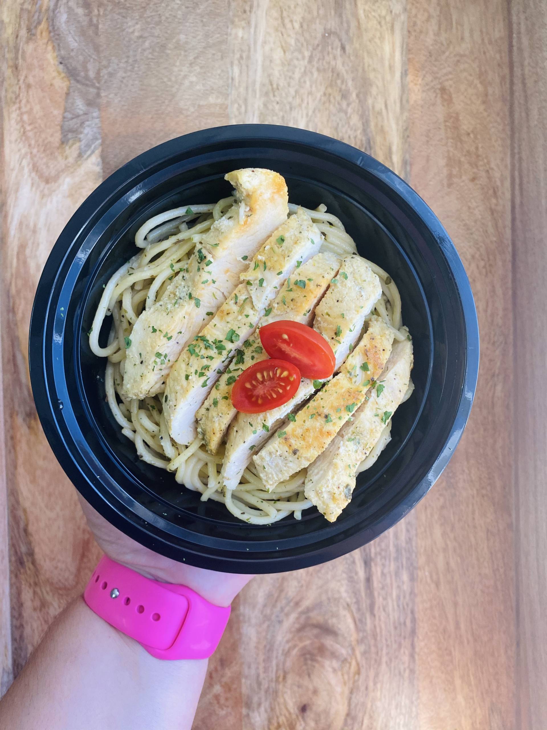 Spaghetti con pechuga al grill