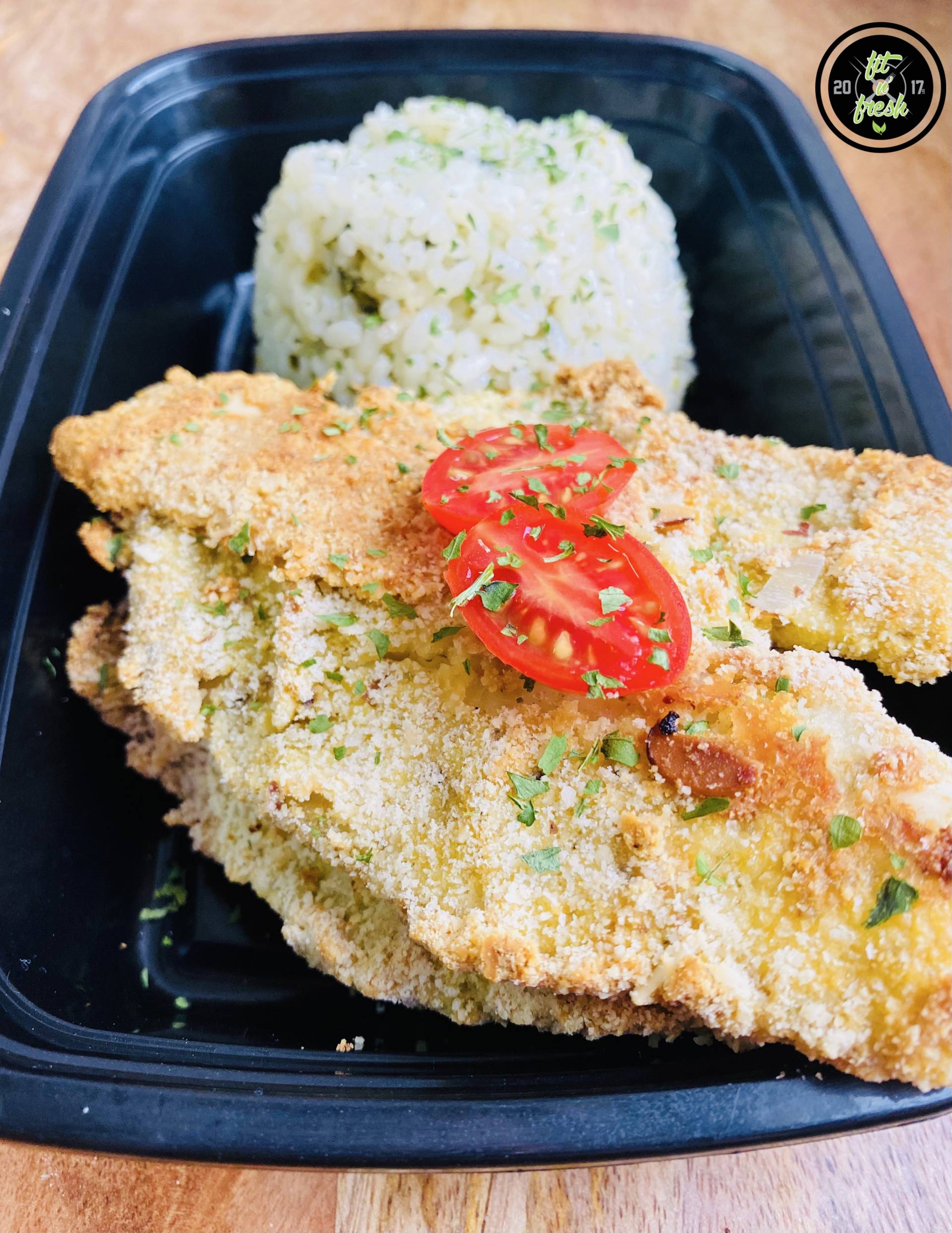 Tilapia empanada con arroz integral Fit N' Fresh Ponce