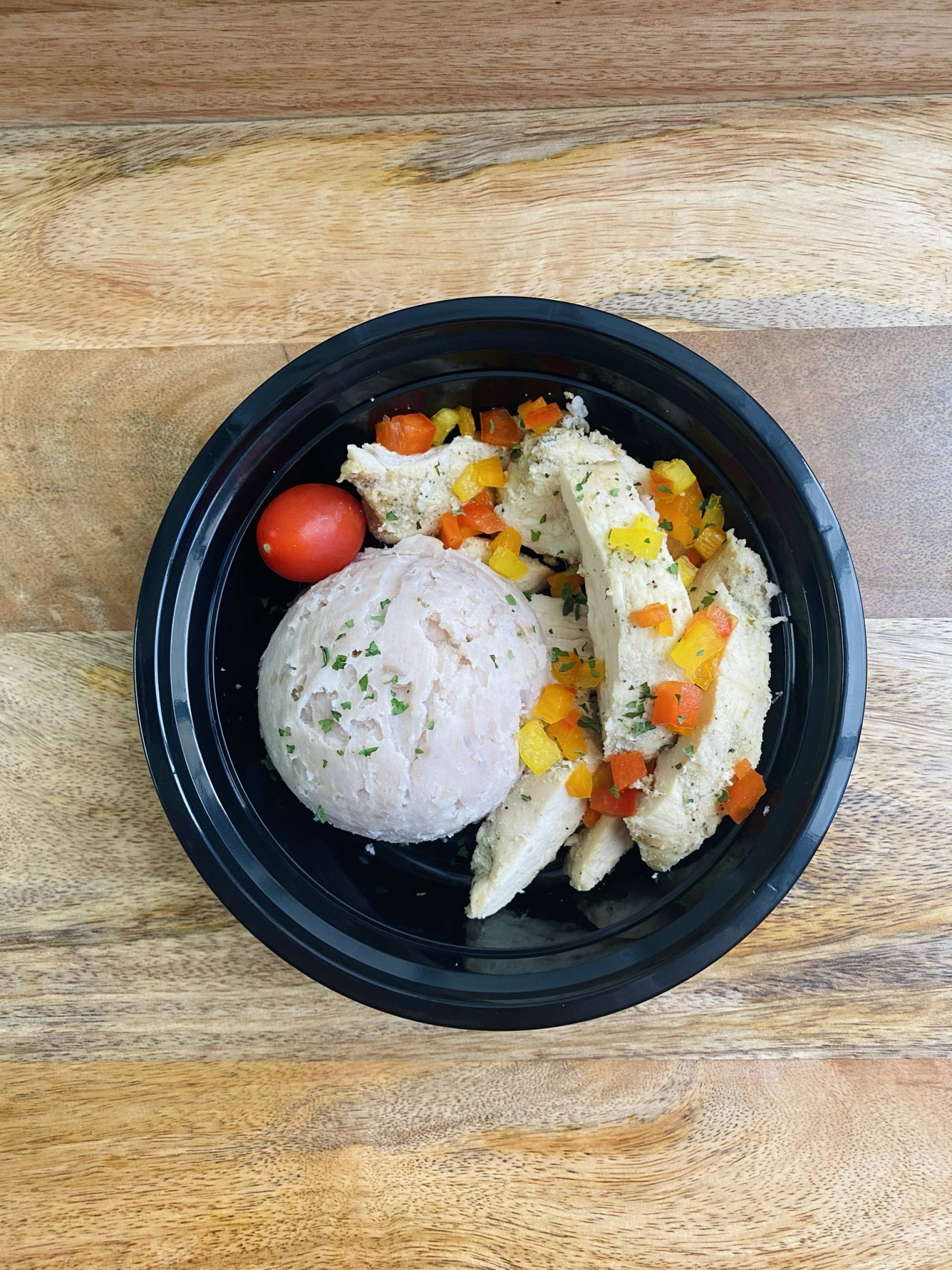 Pollo salteado  con majado de malanga