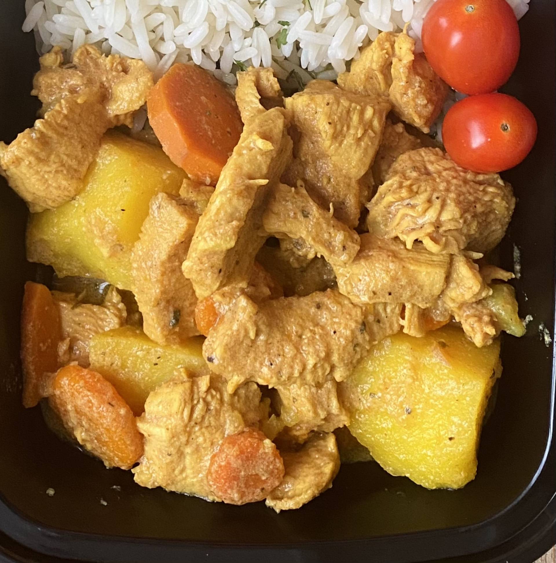 Pollo guisado con arroz primavera