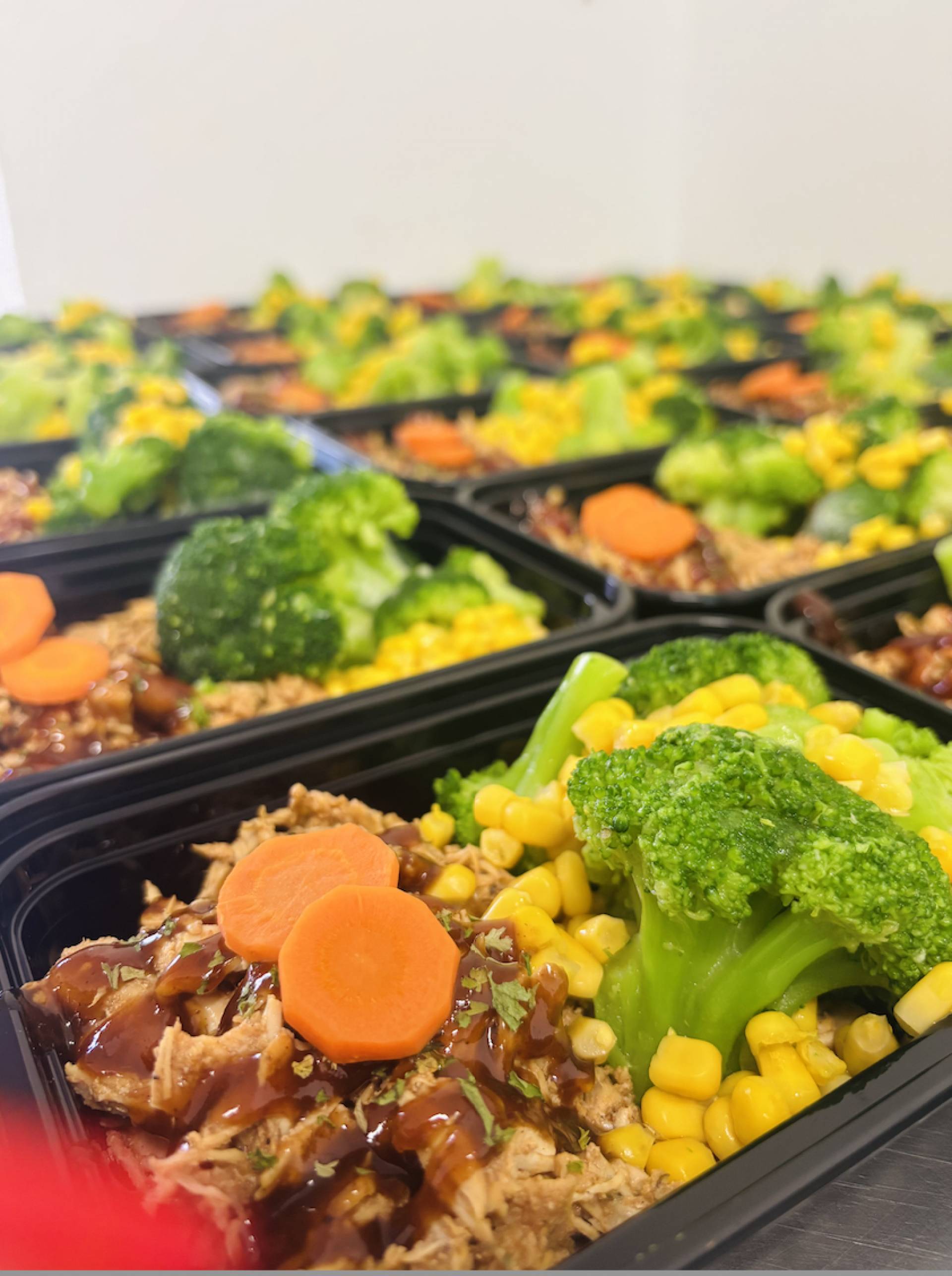 #9 BBQ Pulled chicken con brocoli y maiz