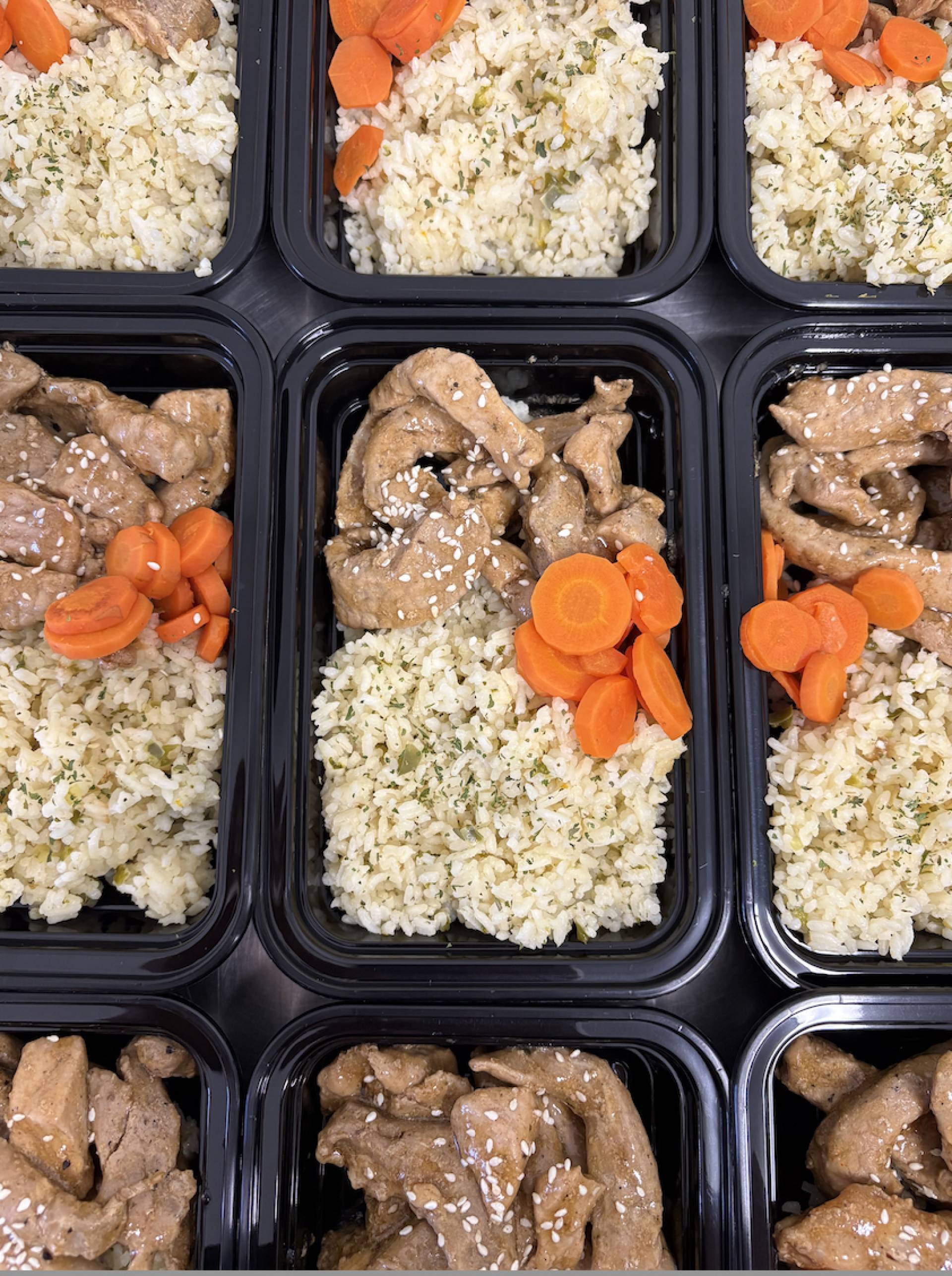 #7 Tiritas de cerdo salteadas con arroz con pimientos y veggies