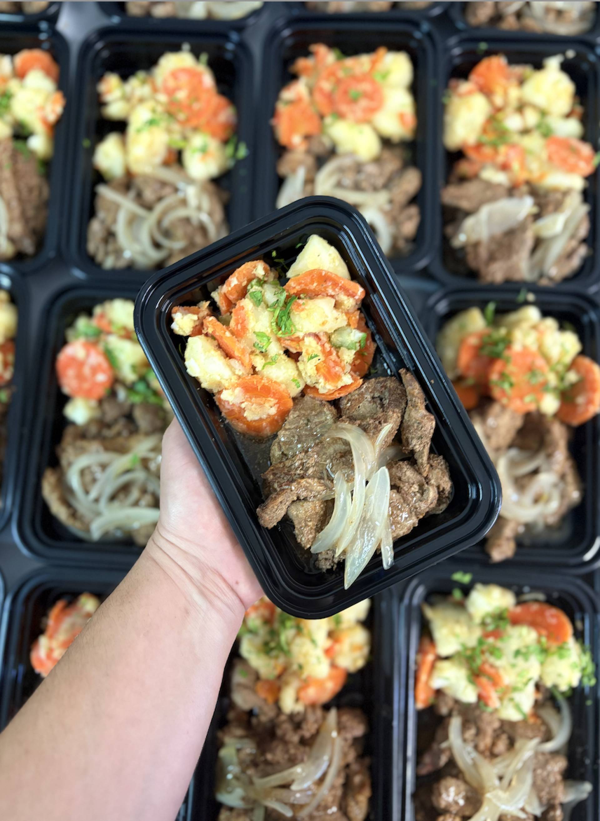 #7 Bistec de res con ensalada de papa y zanahoria