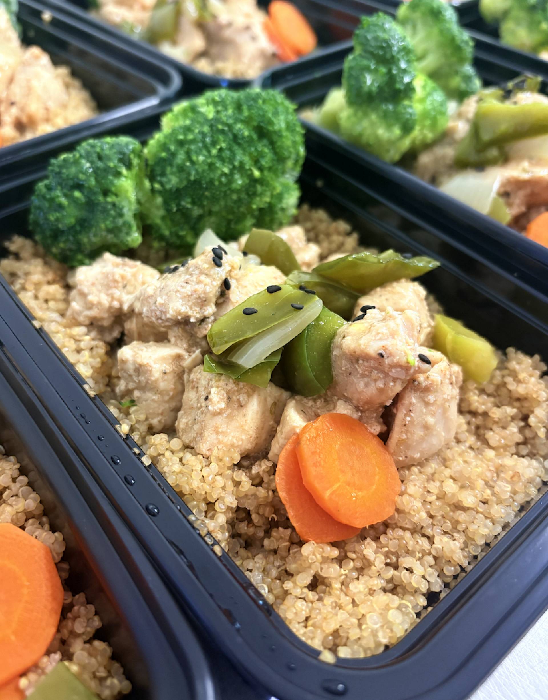 #10 Honey & garlic chicken con quinoa y brocoli