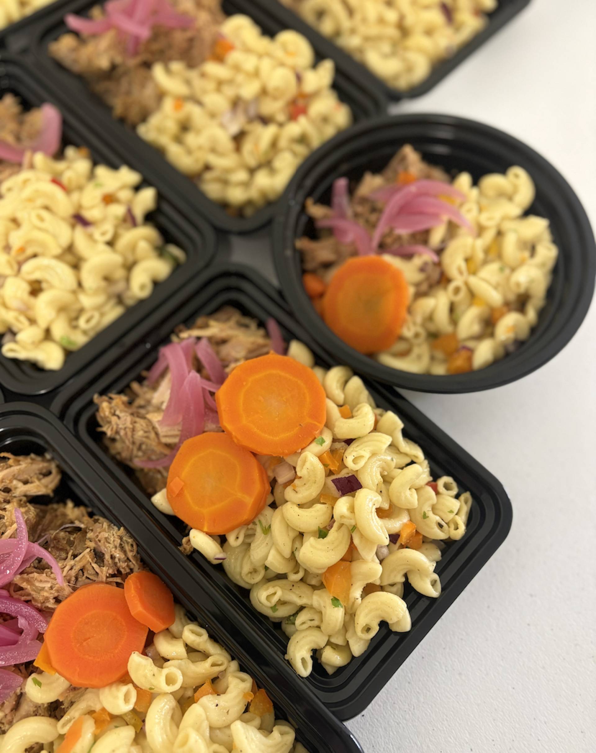 #4 Pernil con ensalada de coditos