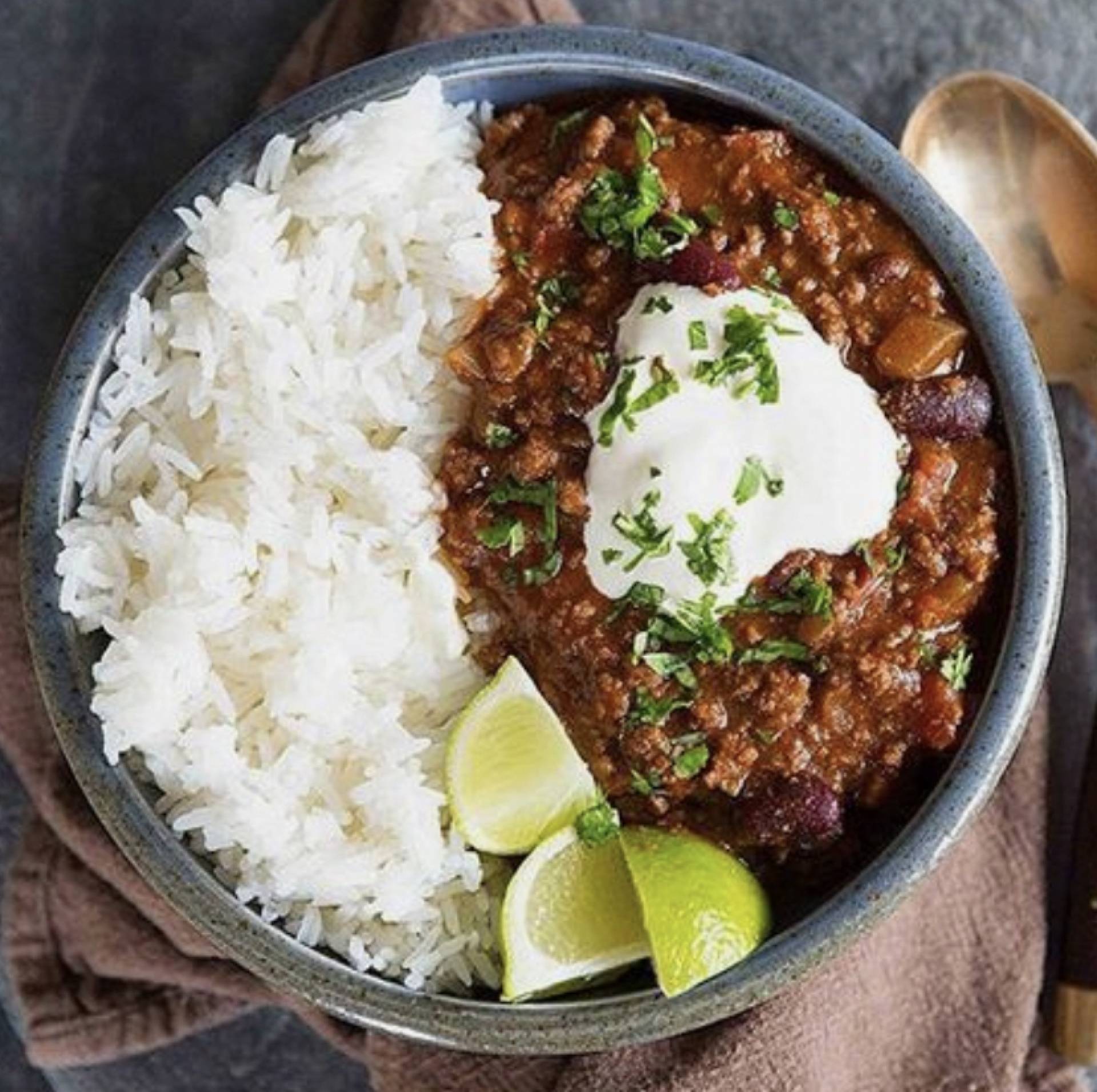 #02 Chili de pollo con arroz blanco